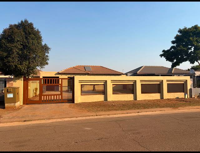 2 BEDROOM HOUSE FOR SALE IN ROSSLYN